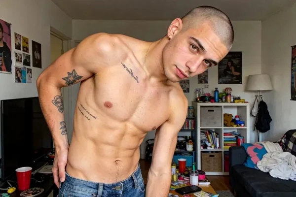 shirtless bold man posing for gay dirty chat
